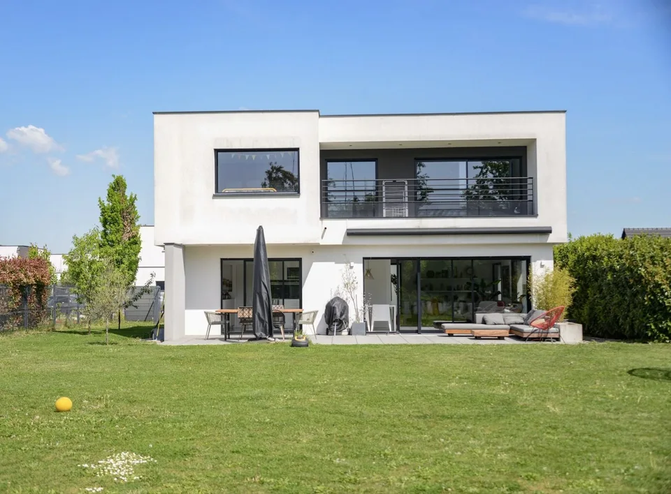 Landschaftsgarten – Pool – Wellnessbereich – Huningue