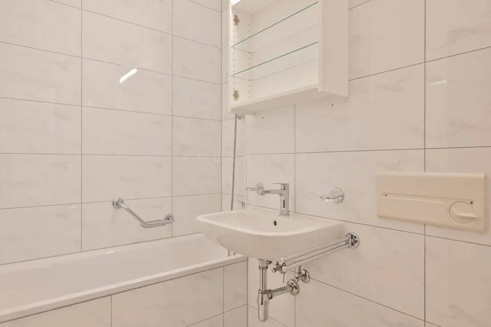Moderno monolocale completamente ristrutturato in centro – foto 8 di 8