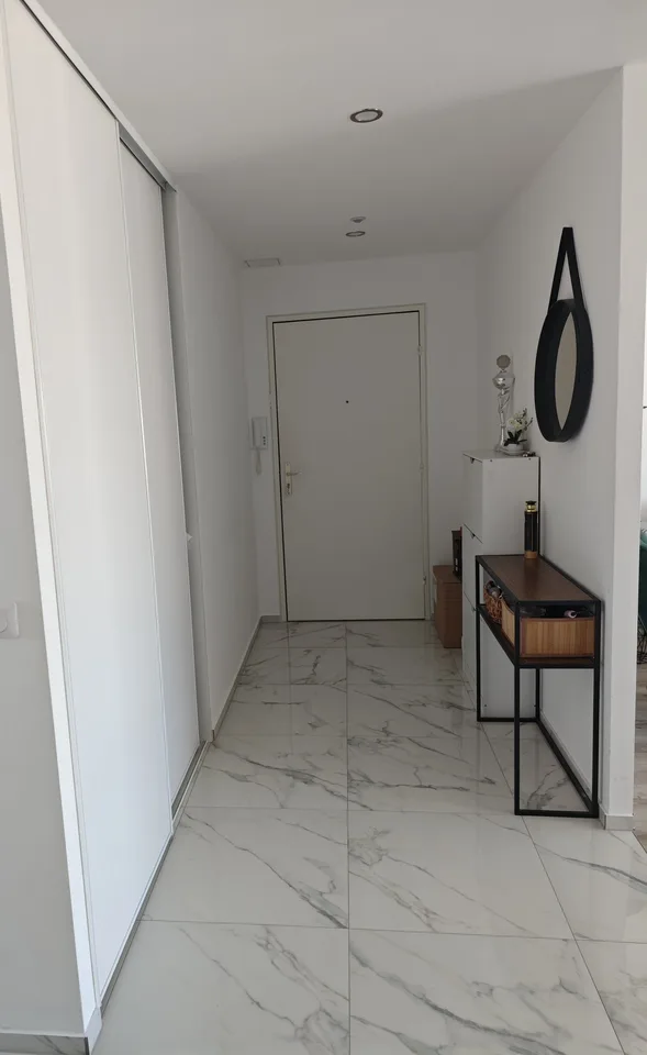 Herzlicher Empfang garantiert: 3-Zimmer-Wohnung renoviert mit Balkon in der Nähe der Schweizer Grenze – Foto 6 von 9