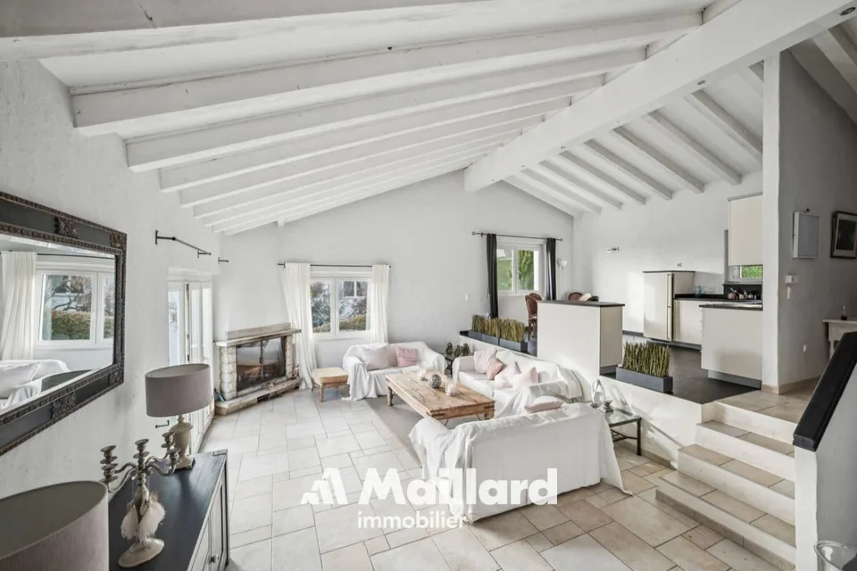 Villa d'eccezione con vista panoramica sul Monte Bianco, il Lago di Ginevra e le Alpi