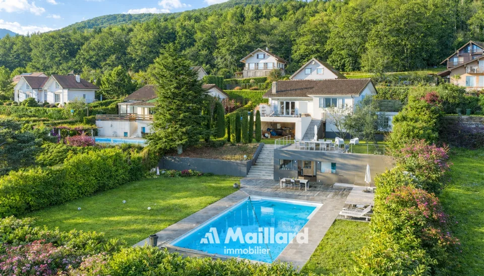 Villa d'exception avec vue panoramique sur le Mont-Blanc, le lac Léman et les Alpes