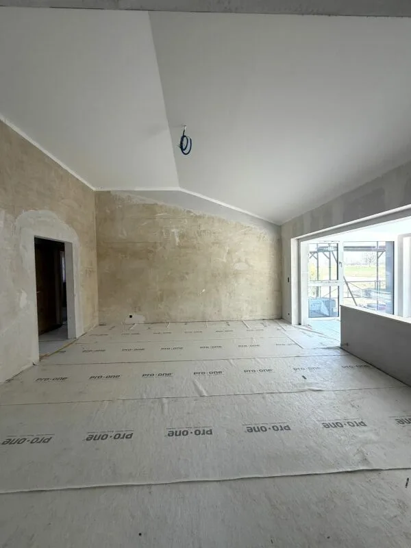 Superba e spaziosa villa in fase di ristrutturazione in vendita – foto 6 di 11