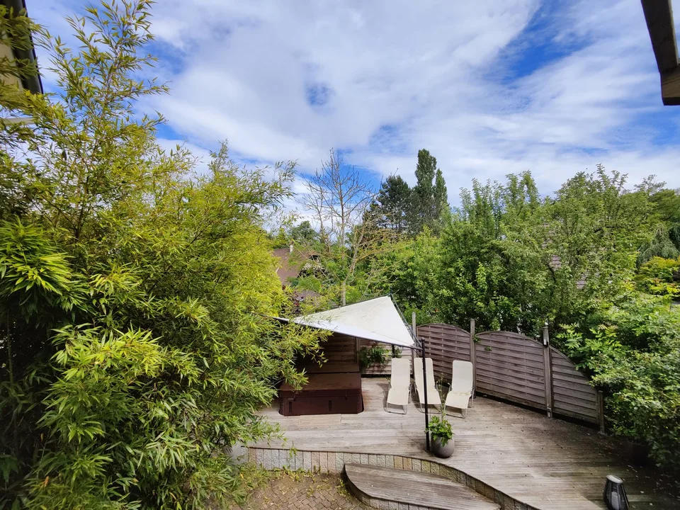 Family-friendly and convivial house with exceptional volumes
