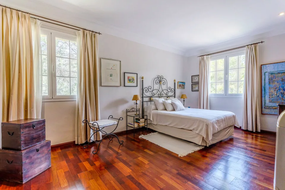 LUXURIOUS VILLA WITH BREATH-TAKING SEA VIEW IN A PRIVILEGED RESIDENTIAL AREA – photo 9 of 14