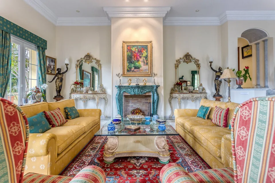 LUXURIOUS VILLA WITH BREATH-TAKING SEA VIEW IN A PRIVILEGED RESIDENTIAL AREA – photo 6 of 14