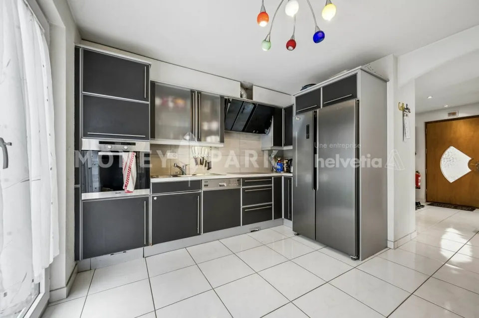 Familienvilla mit 5 Zimmern und Garten – Foto 6 von 15