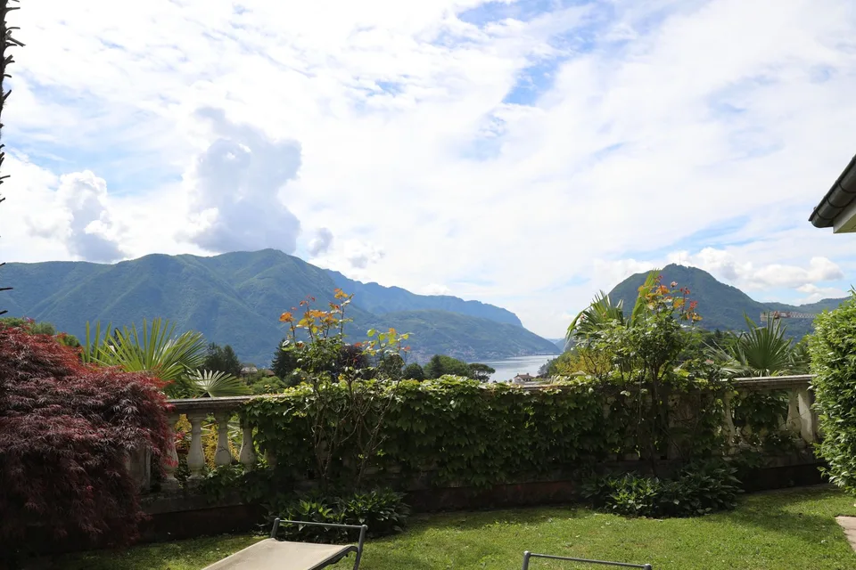 Panoramavilla mit Blick auf den Luganersee und Schwimmbad – Foto 6 von 13