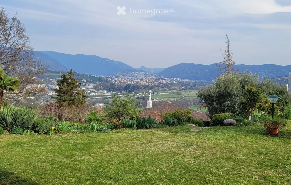 vendesi splendida villa con piscina nel Mendrisiotto