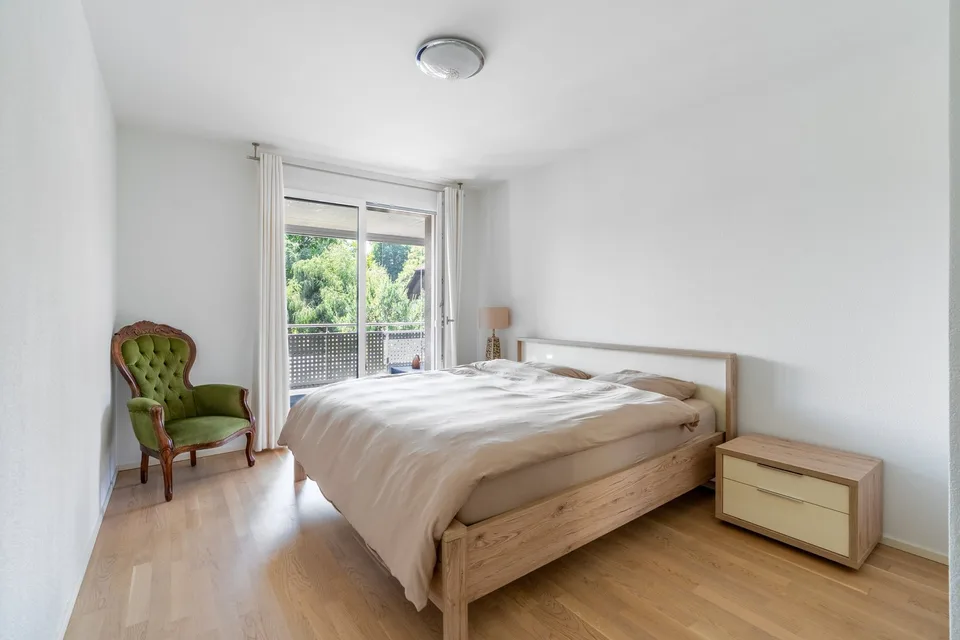 Appartamento 5,5 locali all'ultimo piano – quieto, luminoso e ideale a Givisiez – foto 6 di 11