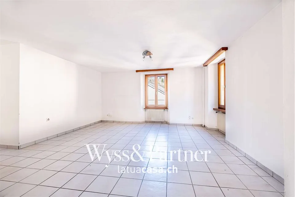Malvaglia - Geräumige Doppelhaushälfte