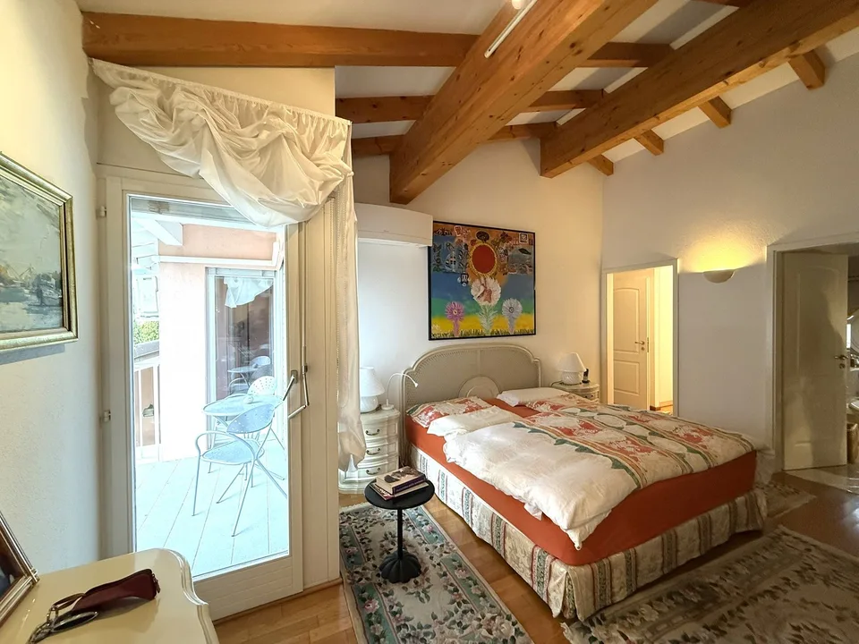 Große Villa mit 7,5 Zimmern, sehr nahe an Kindergarten, Grund- und Mittelschule – Foto 29 von 30