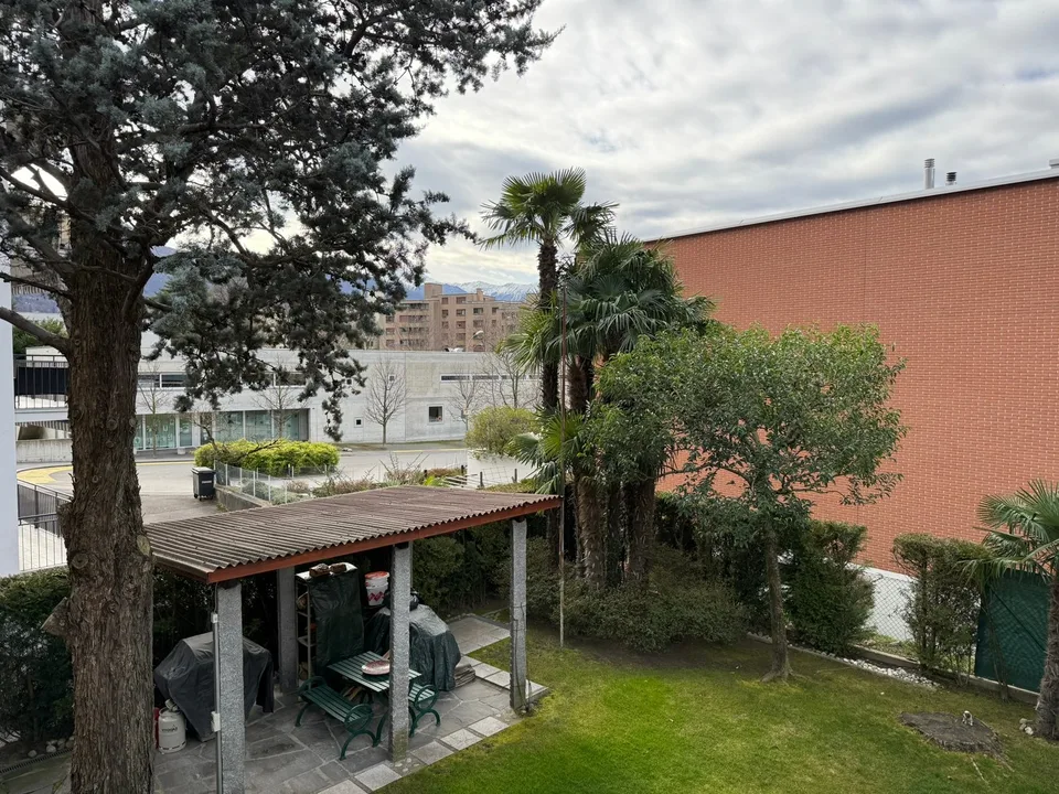 Grande Villa 7.5 locali, vicinissima ad asilo, scuole elementari e medie