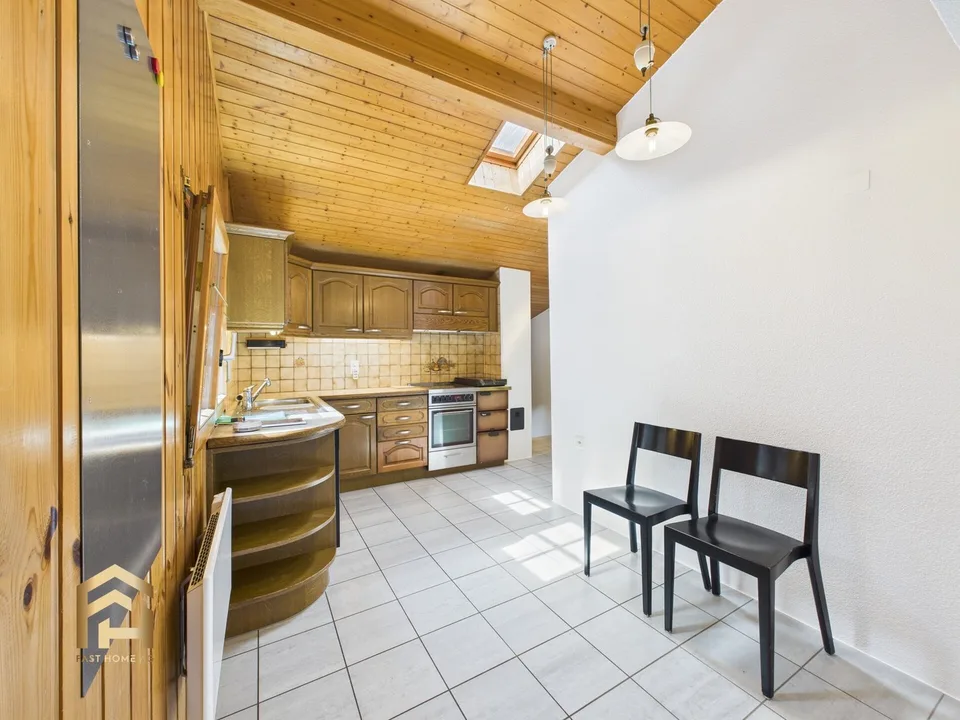 Altbau 4.5 ZWG mit Atelier im Herzen von Naters