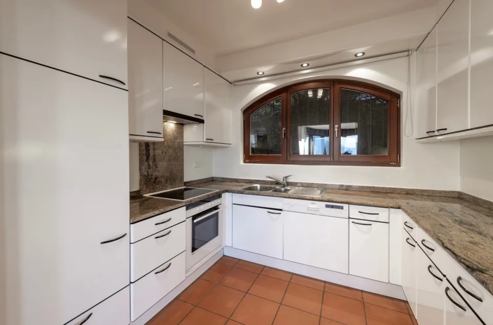 Villa con piscina e vista lago 180gradi - vendita diretta dal proprietario – foto 13 di 16