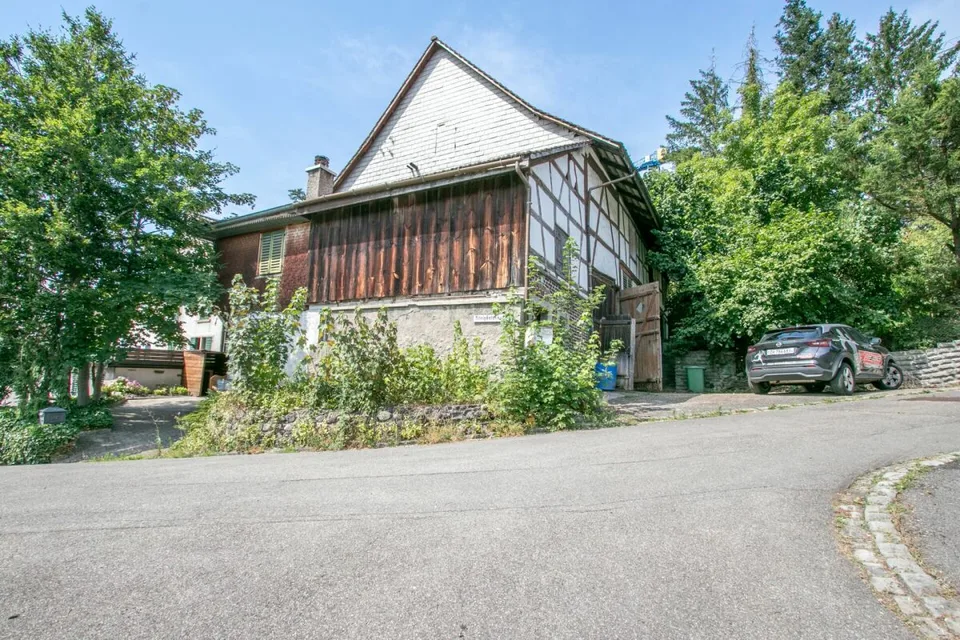 Historisches Wohnhaus mit Sanierungsbedarf und viel Potenzial