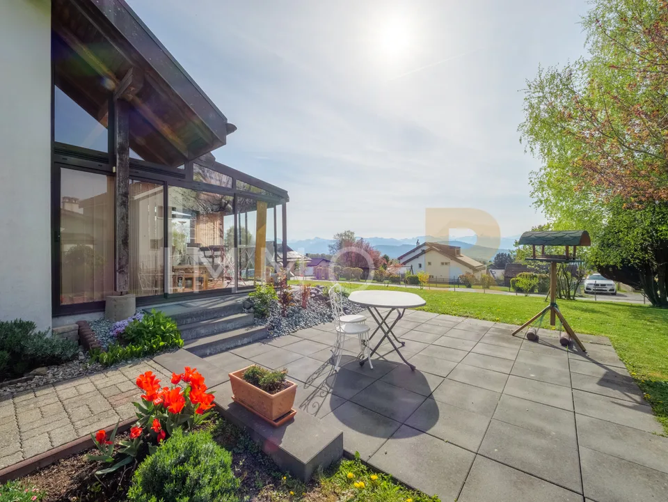 Einfamilienhaus mit Alpenblick auf einem 1'600 m² großen Grundstück