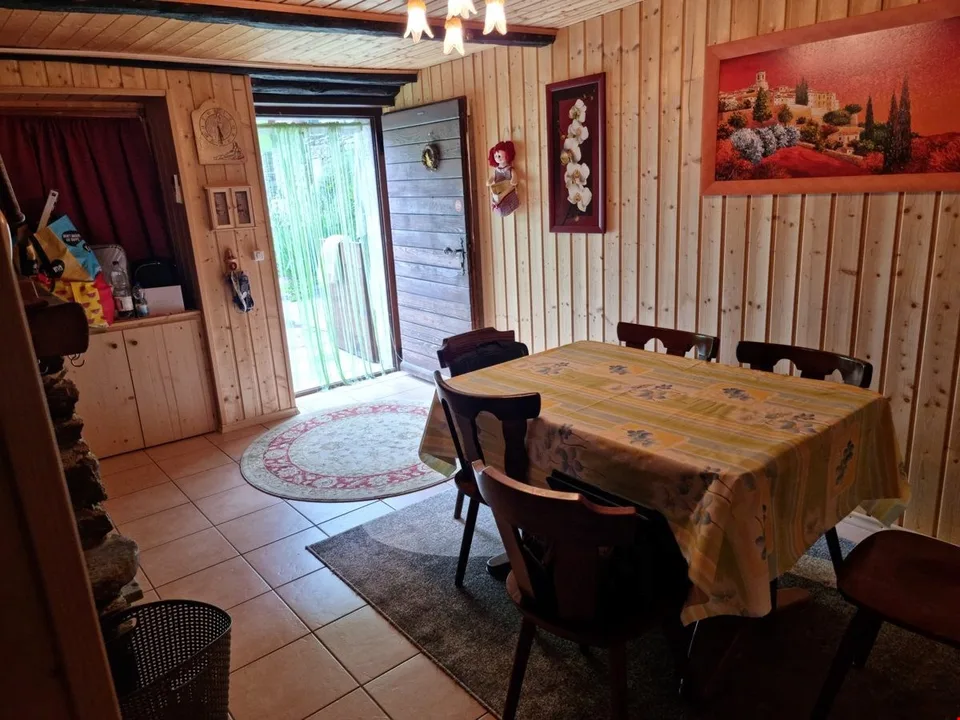 Casa rustica con vista panoramica sulle montagne a Buseno