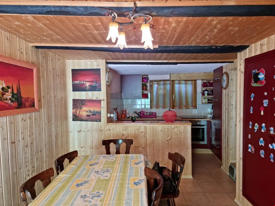 Casa rustica con vista panoramica sulle montagne a Buseno