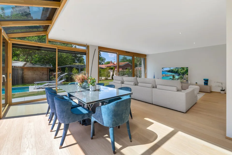Magnifica nuova villa di 9,5 locali a Corsier, con piscina.