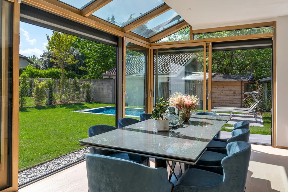 Magnifica nuova villa di 9,5 locali a Corsier, con piscina.
