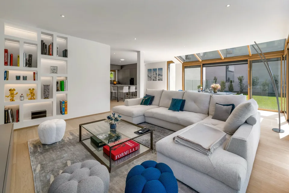Magnifica nuova villa di 9,5 locali a Corsier, con piscina.