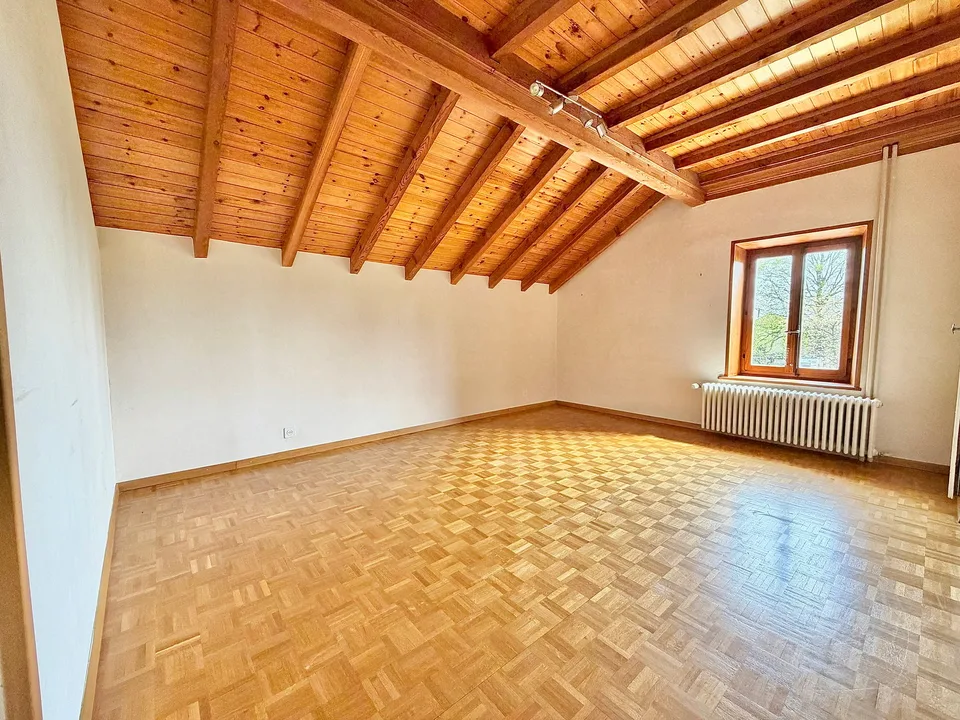 Esclusività – Duplex 5 locali con giardino e garage a Le Vaud (vicino a Nyon)