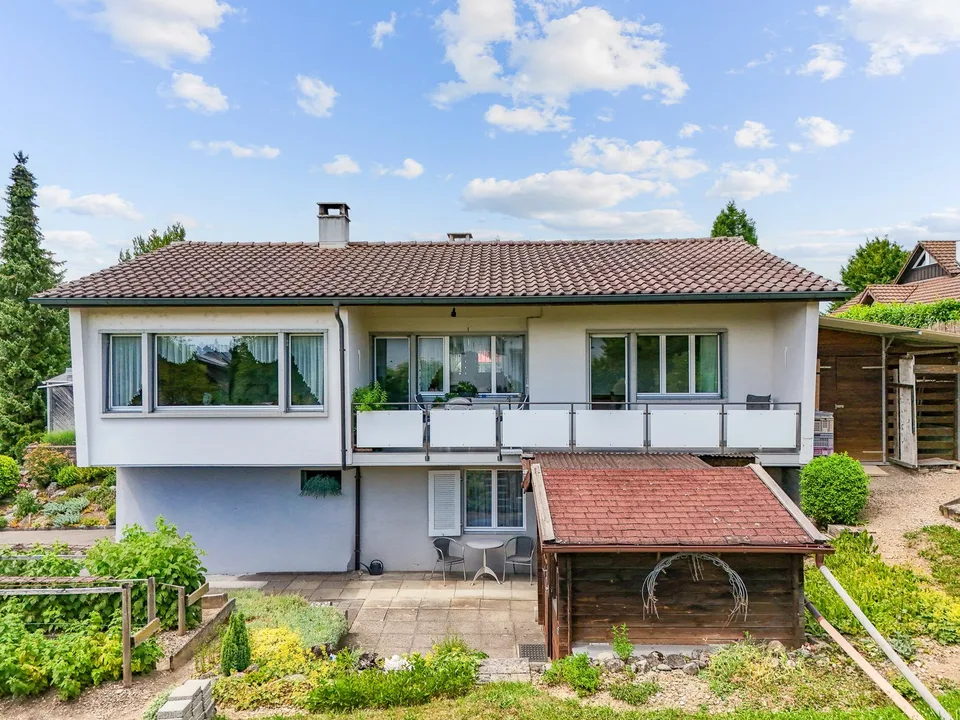 Einfamilienhaus mit grosszügiger Landfläche an ruhiger Lage in Jonen