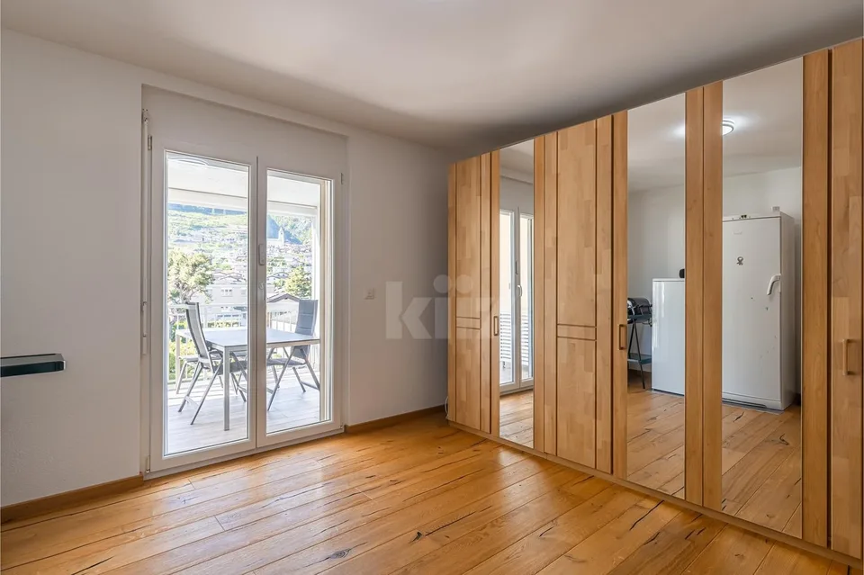 Superbo appartamento con terrazza e vista montagna – foto 8 di 13