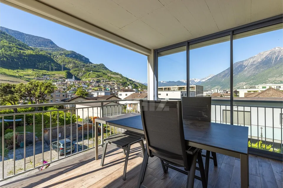 Superbe appartement avec terrasse et vue montagnes