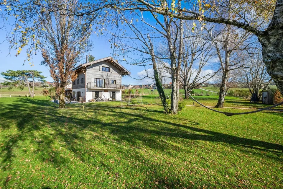 Casa incantevole nel cuore della natura a Burtigny.