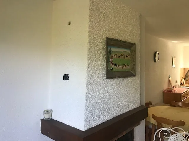 Duplex in Mosses mit zwei Balkonen, Garage und Parkplatz. Blick. Schnell!