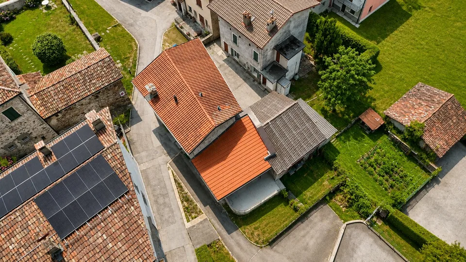 Casa unifamiliare di 4.5 locali a Cadempino con giardino e potenziale di ampliamento