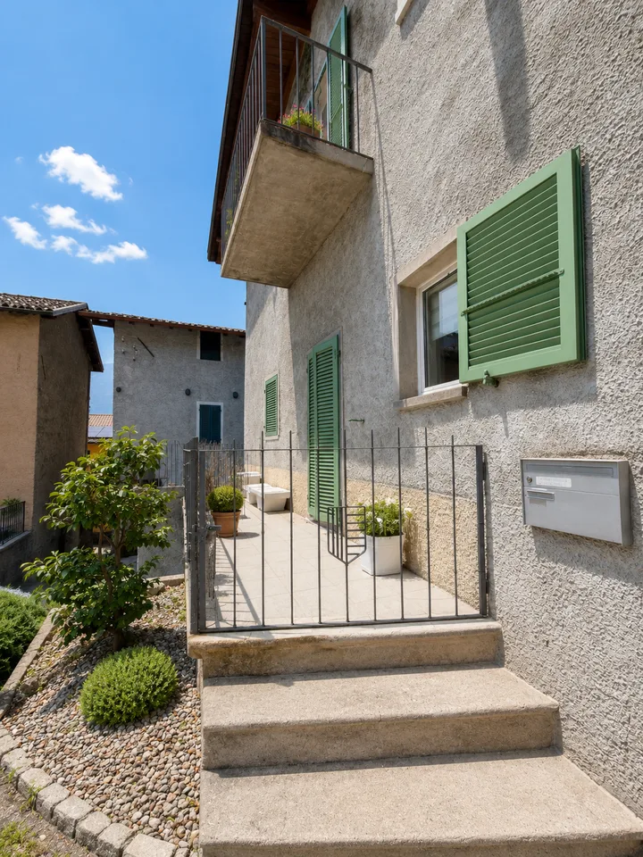 Casa unifamiliare di 4.5 locali a Cadempino con giardino e potenziale di ampliamento