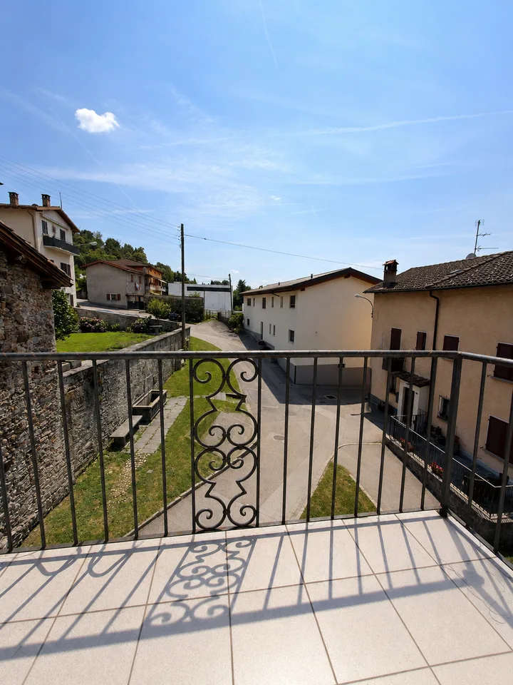 Casa unifamiliare di 4.5 locali a Cadempino con giardino e potenziale di ampliamento