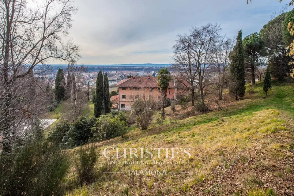 Villa di lusso con grande parco e interni storici a Biella – foto 8 di 13