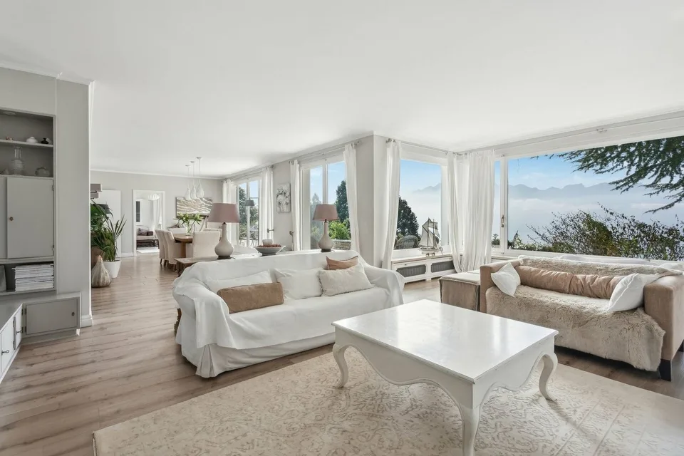 Magnifique villa avec vue panoramique sur le lac et les montagnes