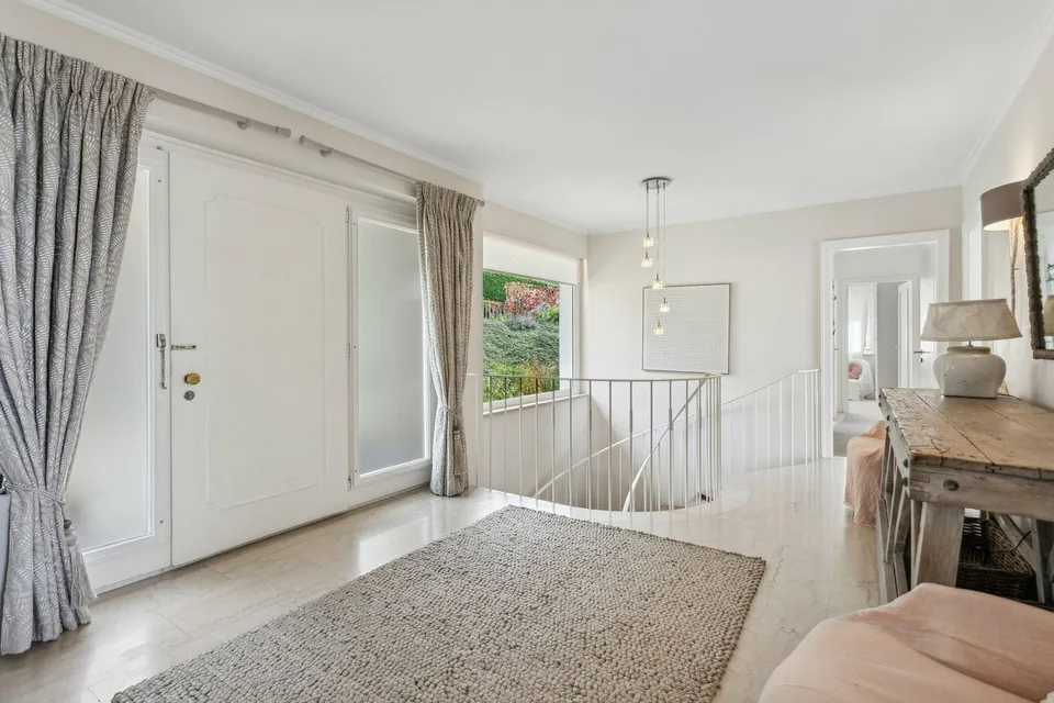 Per investitori! Magnifica villa con vista panoramica sul lago – foto 8 di 13