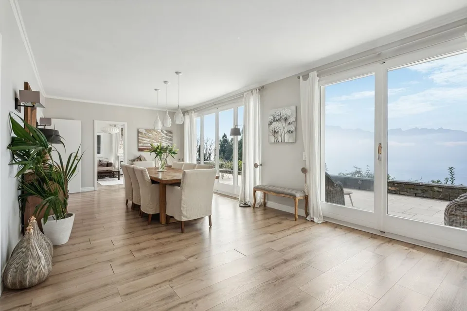 Magnifique villa avec vue panoramique sur le lac et les montagnes