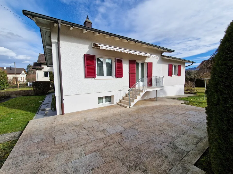Einfamilienhaus 5.5 Zimmer mit Garten, Terrasse und Garagen – ruhige Lage in Delémont – Foto 11 von 11