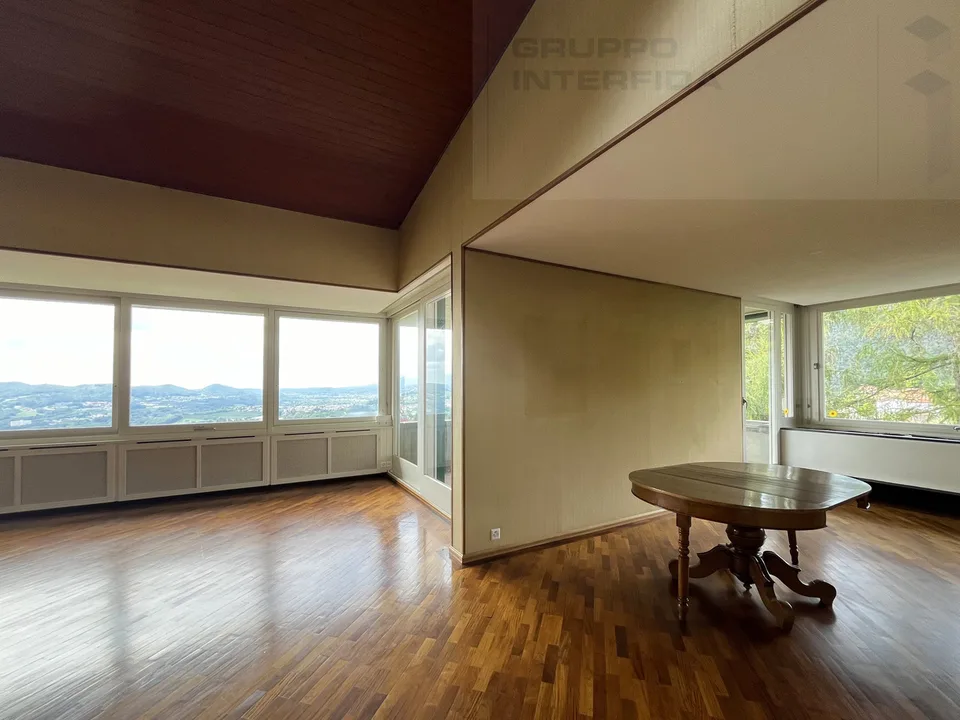 VILLA CONTEMPORANEA CON PISCINA – foto 7 di 13