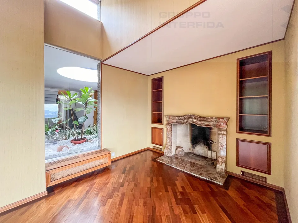 VILLA CONTEMPORANEA CON PISCINA – foto 6 di 13