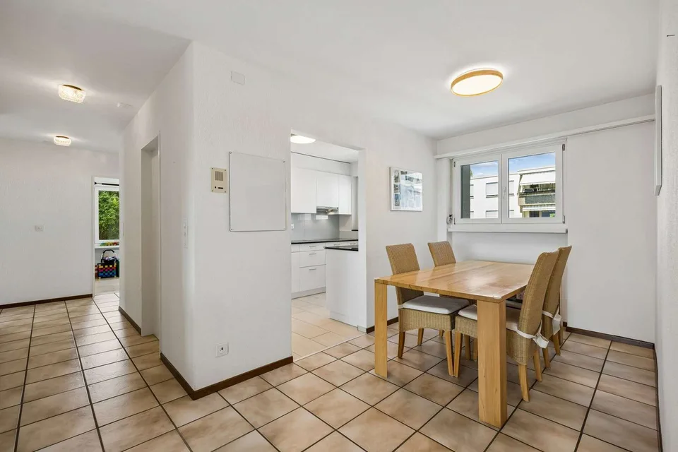 Family-friendly 5.5-room apartment with potential in Nürensdorf