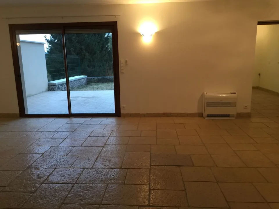 Zu verkaufen - Immobilienensemble aus zwei Reihenhäusern - Relans (Jura) – Foto 9 von 13