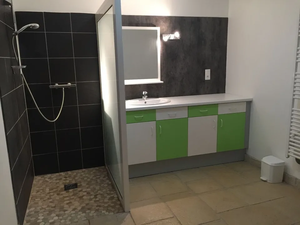 Zu verkaufen - Immobilienensemble aus zwei Reihenhäusern - Relans (Jura) – Foto 8 von 13