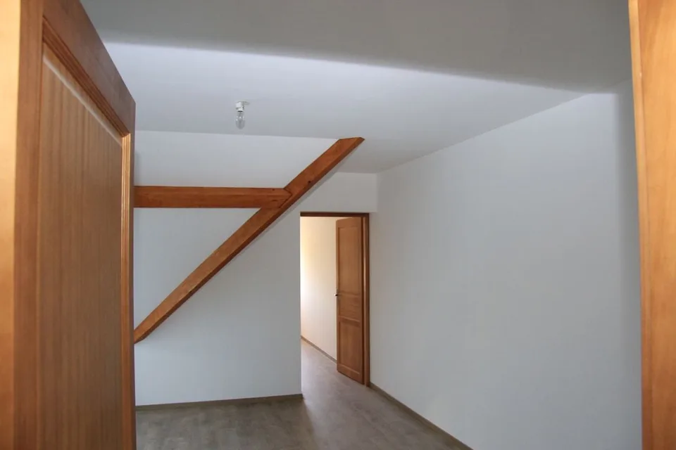 Zu verkaufen - Immobilienensemble aus zwei Reihenhäusern - Relans (Jura) – Foto 13 von 13