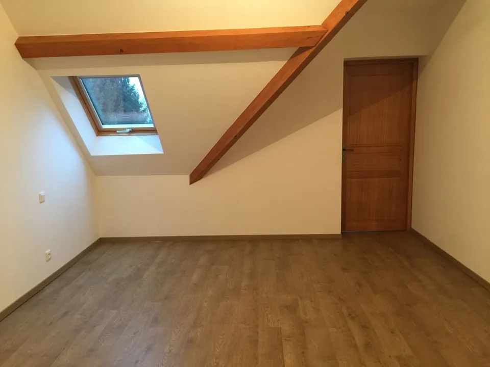 Zu verkaufen - Immobilienensemble aus zwei Reihenhäusern - Relans (Jura)