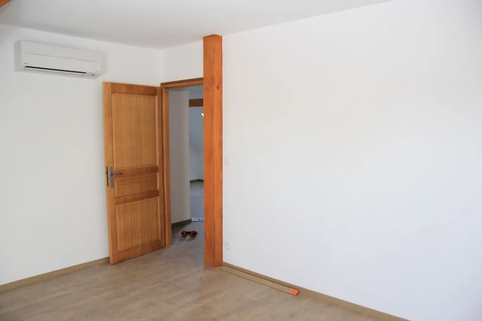 Zu verkaufen - Immobilienensemble aus zwei Reihenhäusern - Relans (Jura) – Foto 12 von 13