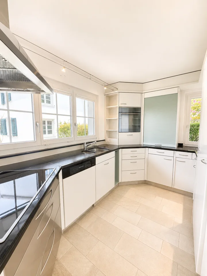 *RESERVATO* Appartamento di maisonnette esclusivo di 3,5 locali con giardino di paradiso
