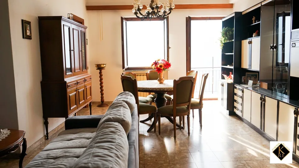 Exclusive lake-view apartment