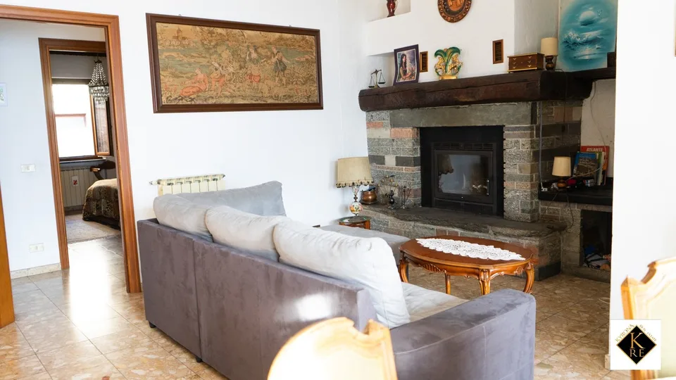 Exclusive lake-view apartment